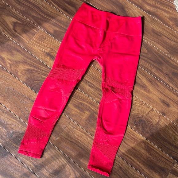 Fabletics Red mesh sculpt seamless leggings Medium - Picture 6 of 7